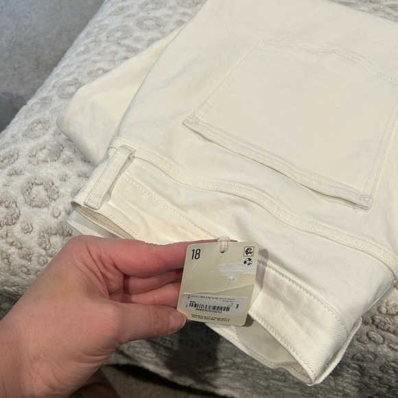 NWT A.N.A Women’s Size 18 Hi-rise White Jean Skirt - Picture 6 of 7